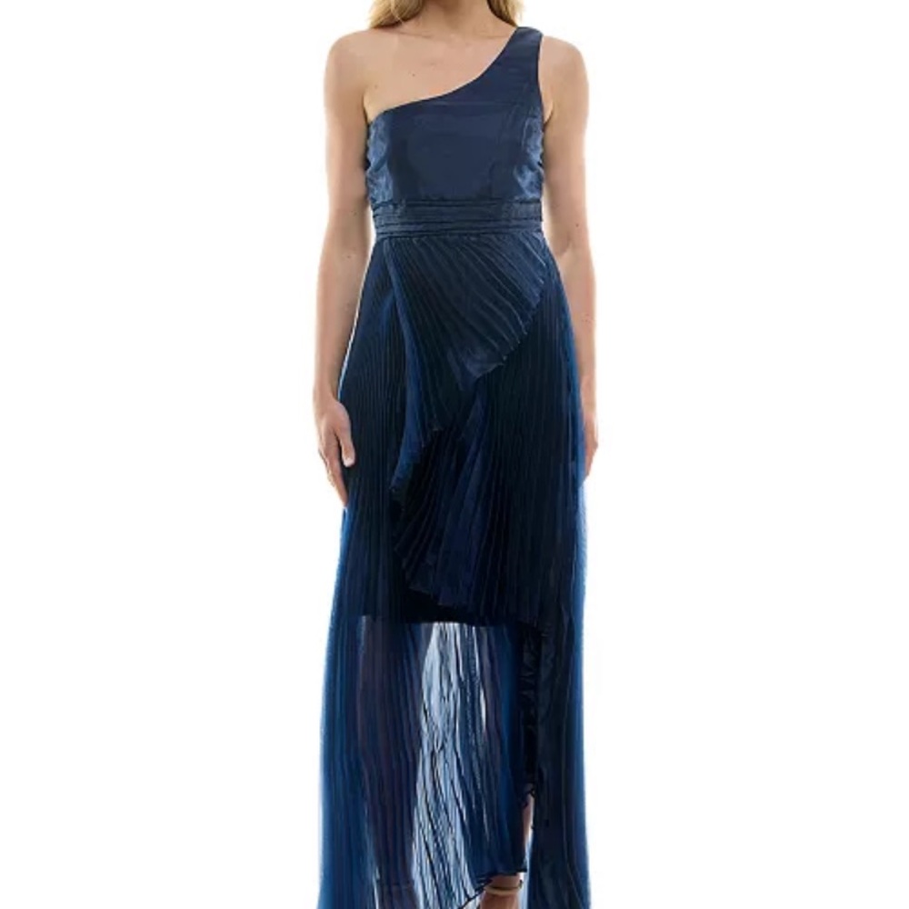 Taylor one shoulder navy pleated organize gown size 4,6